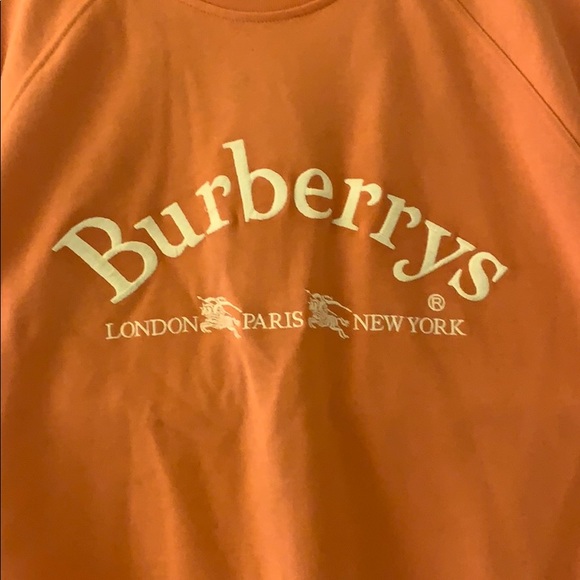 Pink Burberry sweater - Picture 2 of 5